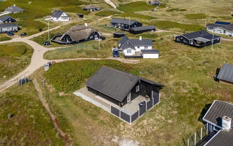 Georg - 200M from the Sea: Hierba, Pradera, El Terreno Del Lote, Cabaña, Área Rural, Prado, Edificios Del Jardín, Jardín, Cobertizo