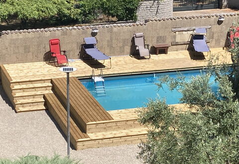 Villa Ginevra: Piscina, Madera, Mueble Para Exteriores, Material Compuesto, Sunlounger, Ocio, Sombra, Jardín, Recurso, Manchas De Madera