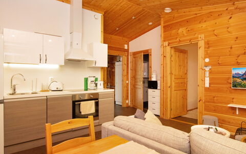 Ahma: Madera, Diseño De Interiores, Techo, Mueble, Piso, Suelo, Habitación, Manchas De Madera, Suelos De Madera, Madera Dura