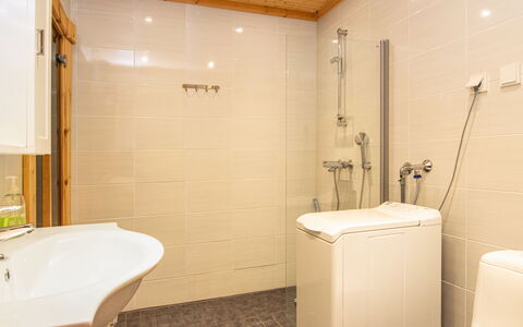 Ahma: Baño, Arreglo De Tubería, Piso, Pared, Suelo, Diseño De Interiores, Grifo, Plomería, Lavabo, Ducha