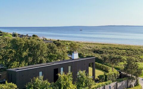 Nille - 30M from the Sea: Madera, Casa, Porche, Cubierta, Madera Dura, Techo, Manchas De Madera, Suelos De Madera, Eco Hotel