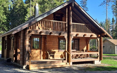 Alapytinki: Madera, Cabaña, Cuarto De Troncos, Techo, Madera Dura, Vía Muerta, \Choza, Edificios Del Jardín, Manchas De Madera, Porche