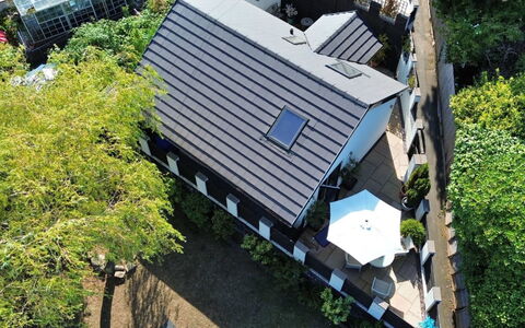 Torino Lodge: Techo, Casa, Barrio Residencial, Casa, Pendiente, Inmuebles, Diseño, Vía Muerta, Energía Solar, La Luz Del Día