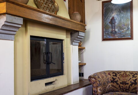 Country Historical House Lucca: Madera, Diseño De Interiores, Piso, Mueble, Suelo, Habitación, Marco, Sala, Hogar, Manchas De Madera