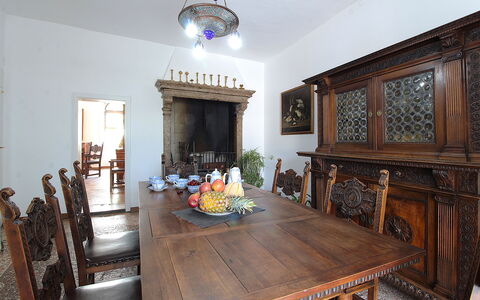 Casa Zaira: Mueble, Madera, Diseño De Interiores, Mesa, Silla, Piso, Comedor, Cocina Y Comedor Mesa, Habitación, Suelo