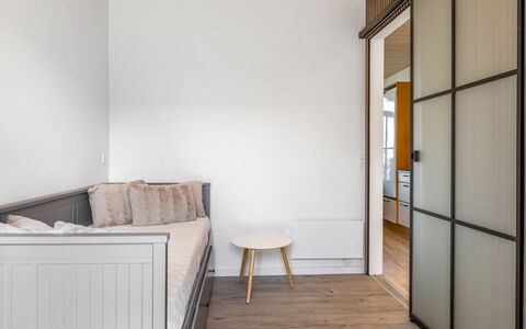 Kjera - 2.4Km from the Sea: Piso, Suelo, Madera, Mueble, Diseño De Interiores, Suelos De Madera, Habitación, Cama, Encendiendo, Techo