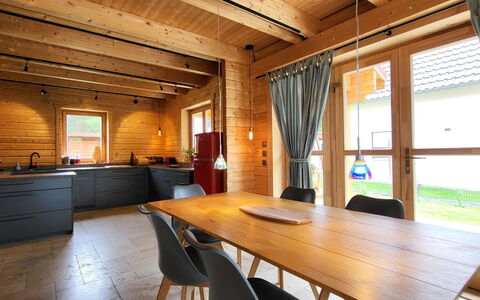Seeblick 21: Madera, Piso, Mueble, Diseño De Interiores, Suelo, Suelos De Madera, Madera Dura, Casa, Cocina Y Comedor Mesa, Manchas De Madera