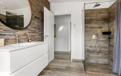 Bondi - 75M from the Sea