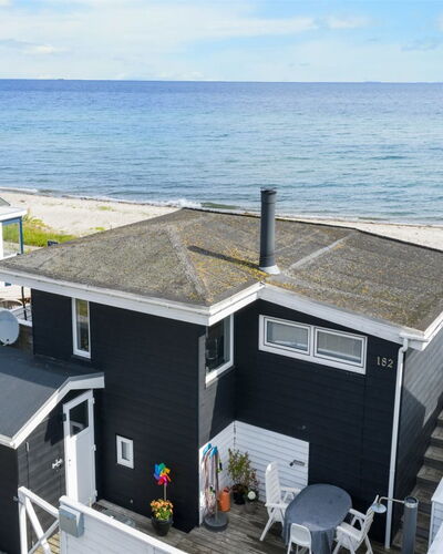 Folkhart - 10M from the Sea