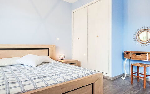 La Siesta: Mueble, Cama, Diseño De Interiores, Habitación, Suelo, Piso, Pared, Madera, Habitación, Lecho