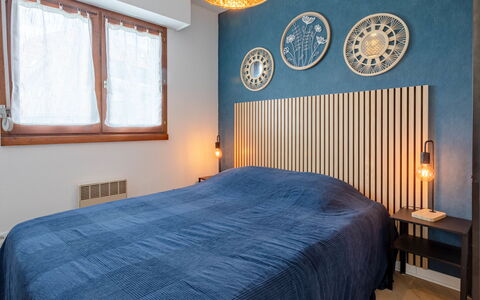 Les Jardins de la Plage: Cama, Lecho, Diseño De Interiores, Habitación, Sábana, Mueble, Pared, Madera, Linos, Techo