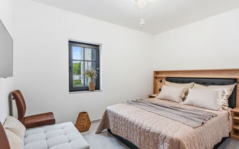 Luxury Retreat Resort: Mueble, Cama, Diseño De Interiores, Habitación, Piso, Suelo, Pared, Lecho, Habitación, Madera