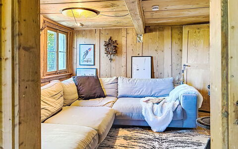 Winterberg: Mueble, Diseño De Interiores, Piso, Suelo, Madera, Techo, Sofá, Habitación, Suelos De Madera, Sala