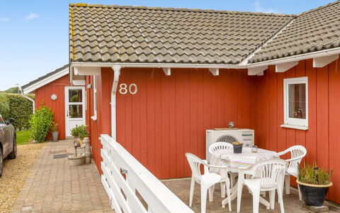 Trifun - 300M from the Sea: Cabaña, Patio Interior, Yarda, Edificios Del Jardín, Cobertizo, Vía Muerta, Mueble Para Exteriores, Cuarto De Troncos, Estructura Al Aire Libre, Choza