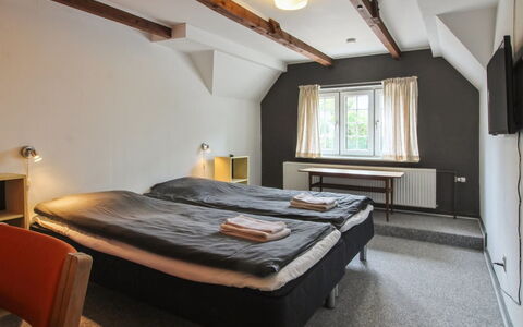Henrieke - 10Km from the Sea: Habitación, Cama, Lecho, Marco De La Cama, Hotel