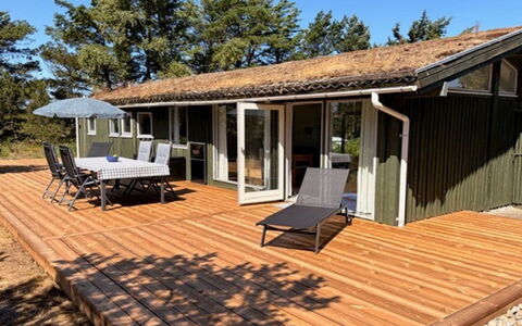Saila - 1.2Km from the Sea: Madera, Casa, Madera Dura, Sombra, Cabaña, Cubierta, Porche, Tablón, Manchas De Madera, Eco Hotel