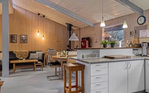 Anne - 30Km from the Sea: Mueble, Madera, Techo, Piso, Diseño De Interiores, Cocina, Lámpara, Silla, Suelo, Cocina Y Comedor Mesa