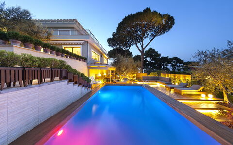 Villantonella: Piscina, Recurso, Eco Hotel, Inmuebles, Villa, Mansión, Hacienda, Hotel, La Iluminación Del Paisaje, Thermae