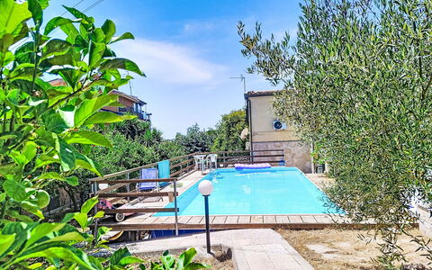 Casa Paolina: Azul, Piscina, Patio Interior, Mueble Para Exteriores