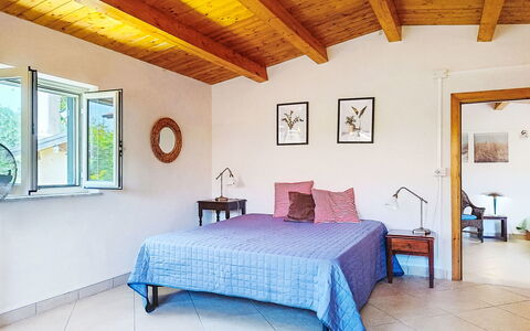 Casa Paolina: Mueble, Diseño De Interiores, Piso, Cama, Suelo, Madera, Habitación, Techo, Habitación, Casa