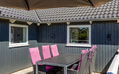 Rosamunde - 700M from the Sea