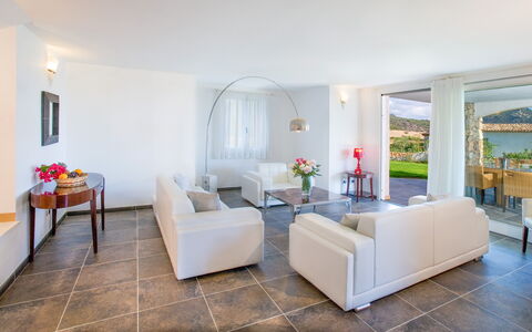Villa Fico D'india 1: Mueble, Diseño De Interiores, Piso, Sofá, Techo, Mesa, Suelo, Departamento, Sala