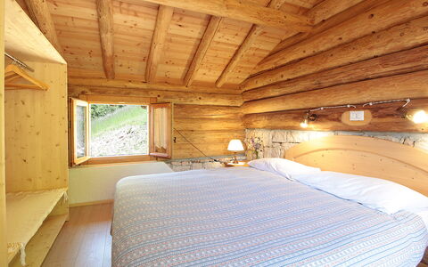 Baita Costa Di Gial: Madera, Diseño De Interiores, Piso, Techo, Habitación, Madera Dura, Manchas De Madera, Linos, Habitación, Cama