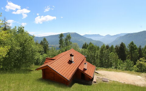 Baita Costa Di Gial: Colina, Montaña, Casa, Cabaña, Tierras Altas, Techo, Paisaje, Área Rural, El Terreno Del Lote, Hill Station