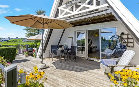 Murtuz - 50M from the Sea: Cabaña, Patio Interior, Yarda, Edificios Del Jardín, Cobertizo, Vía Muerta, Mueble Para Exteriores, Cuarto De Troncos, Estructura Al Aire Libre, Choza