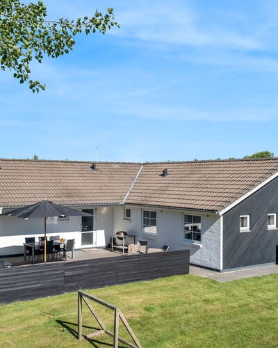 Guthbrand - 1.3Km from the Sea