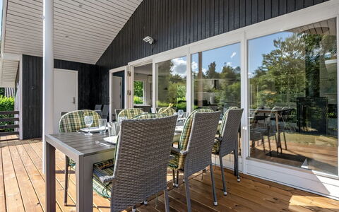 Lillebror - 7Km from the Sea: Cabaña, Patio Interior, Yarda, Edificios Del Jardín, Cobertizo, Vía Muerta, Mueble Para Exteriores, Cuarto De Troncos, Estructura Al Aire Libre, Choza