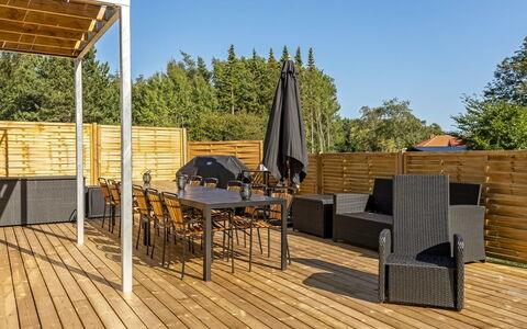 Wolter - 1.7Km from the Sea: Madera, Suelos De Madera, Mueble Para Exteriores, Mueble, Madera Dura, Cubierta, Manchas De Madera, Tablón, Porche, Piso
