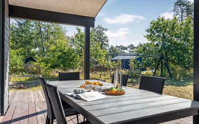 Milda - 100M from the Sea