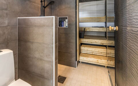 Villa Usva: Piso, Madera, Suelo, Diseño De Interiores, Arreglo De Tubería, Loseta, Plomería, Habitación, Baño, Baño