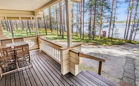 Kummeli: Mueble Para Exteriores, Arbusto, Casa, Mesa Al Aire Libre, Mueble, Casa, Jardín, Césped, Patio Interior, Inmuebles