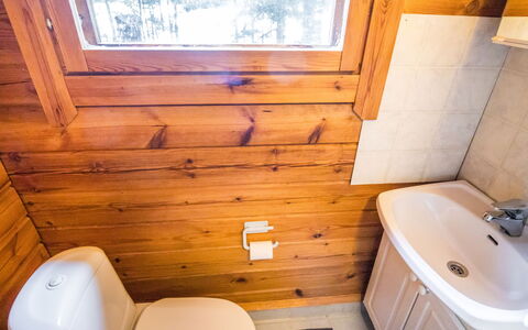 Riihiranta: Madera, Arreglo De Tubería, Lavabo Del Baño, Piso, Baño, Baño, Suelo, Manchas De Madera, Plomería, Madera Dura