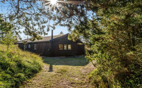 Anneka - 750M from the Sea: Hierba, Casa, Paisaje, Cabaña, El Terreno Del Lote, Área Rural, Casa, Llanura, Prado, Edificios Del Jardín