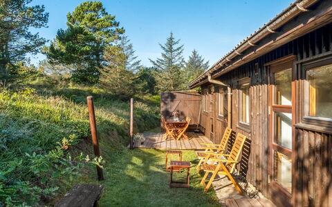 Anneka - 750M from the Sea: Madera, Cabaña, Área Rural, Cuarto De Troncos, Manchas De Madera, Madera Dura, Edificios Del Jardín, Vía Muerta, Jardín, Yarda