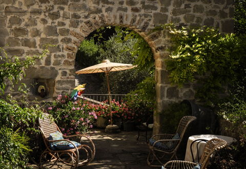 Agriturismo Arcera Apartments: Maceta, Mueble, Jardín, Planta De Casa, Mueble Para Exteriores, Silla, Losa, Patio, Mesa Al Aire Libre