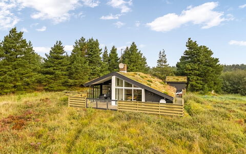 Tole - 2Km from the Sea: Cabaña, Área Rural, Cuarto De Troncos, \Choza, Casa De Campo, Pradera, Edificios Del Jardín, Cobertizo, Choza