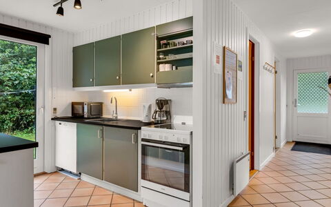 Ilsebet - 30Km from the Sea: Cocina, Aparato De Cocina, Electrodoméstico, Mostrador, Diseño De Interiores, Madera, Piso, Techo, Gabinetes, Electrodoméstico