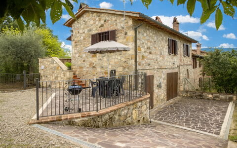 Oliveto del Cantarello: Pared, Puerta, Cabaña, Casa, Pared De Piedra, Ladrillo, Portón, Cerca, Inmuebles, Losa