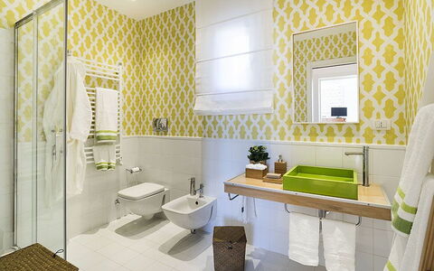 Penthouse: Diseño De Interiores, Piso, Suelo, Amarillo, Arreglo De Tubería, Baño, Loseta, Plomería, Techo, Grifo