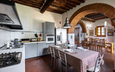 Maria Gabriella Holiday Home In Monticchiello: Mueble, Pared, Diseño De Interiores, Piso, Techo, Cocina, Casa, Silla, Habitación, Suelo