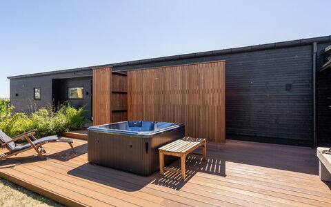 Karitte - 300M from the Sea: Madera, Casa, Porche, Cubierta, Madera Dura, Techo, Manchas De Madera, Suelos De Madera, Eco Hotel