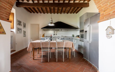 Maria Gabriella Home & Cottage: Mueble, Diseño De Interiores, Piso, Cocina, Madera, Techo, Suelo, Mostrador, Aparato De Cocina, Silla