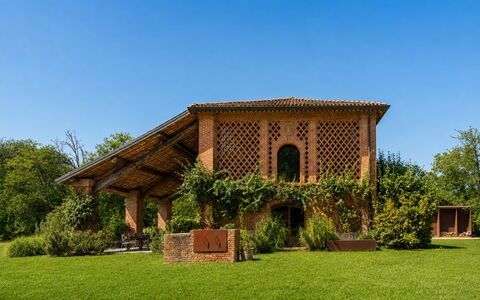 Villa Poggio Zucchino, Pool, Wellness, Piacenza: Hierba, Arbusto, Arquitectura, Jardín, El Terreno Del Lote, Cobertura Del Suelo, Césped, Paisajismo