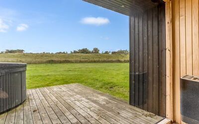Litle - 30M from the Sea
