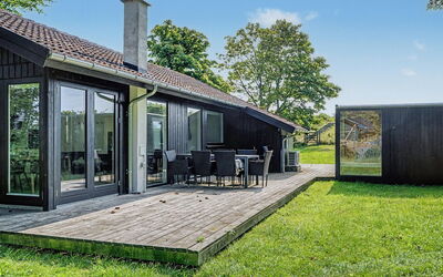 Litle - 30M from the Sea