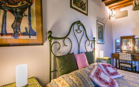 Ridaldi: Habitación, Diseño De Interiores, Mueble, Cama, Sábana, Lecho, Encendiendo, Techo, Marco De La Cama, Marco